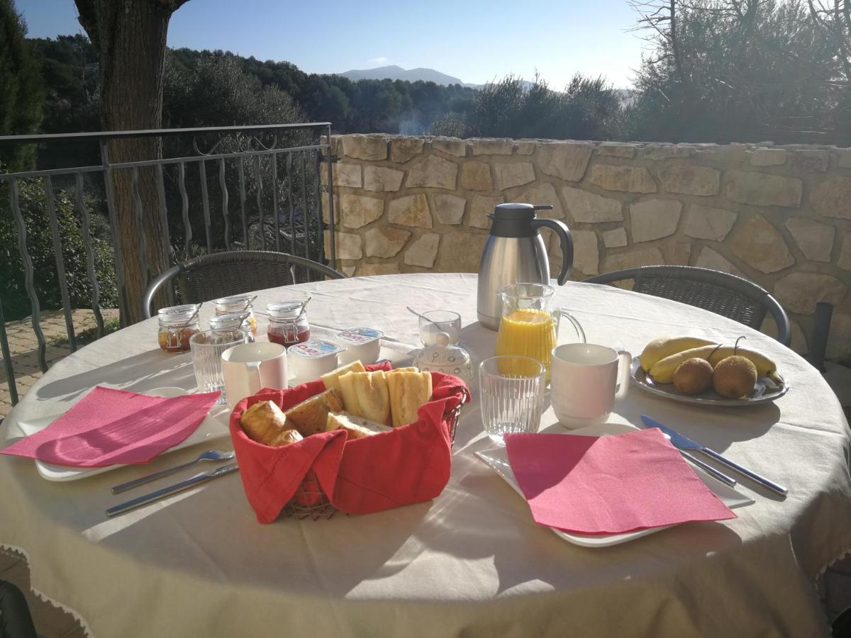 مبيت وإفطار Peypin La Cigalette المظهر الخارجي الصورة